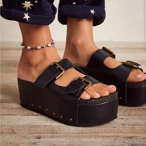 Free People - Rule Breaker Flatform Sandals 🖤